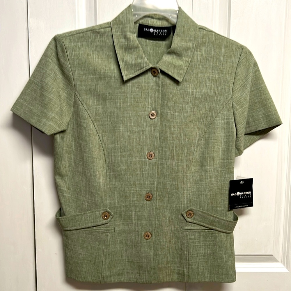 Sag Harbor Sage Green Short Sleeve Fitted Top Size 12P NWT
